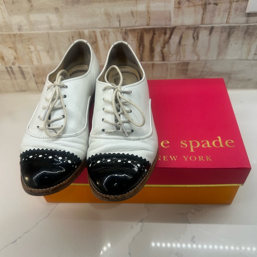 Kate Spade White and Black Flats with Polished Detailing
